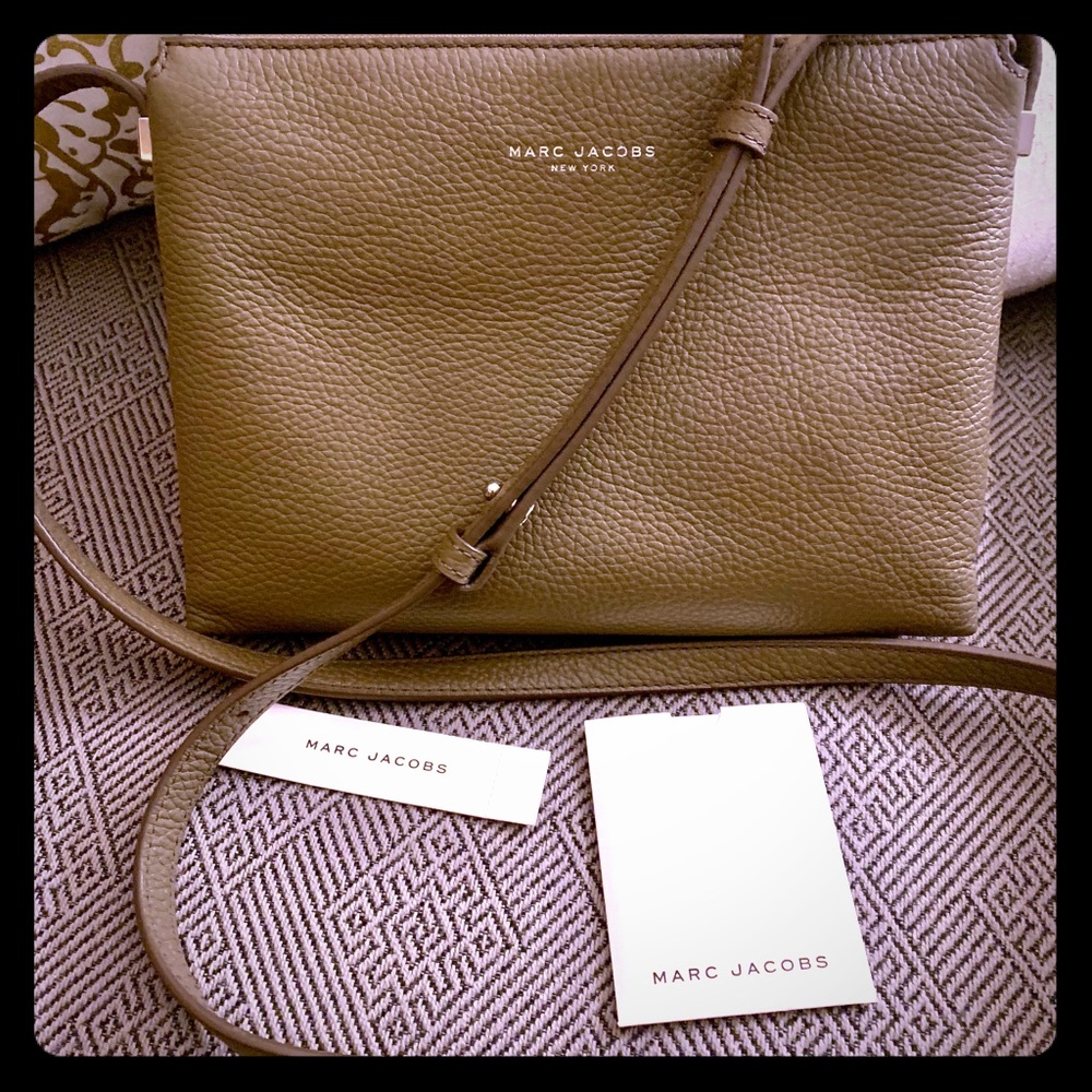 MARC JACOBS cross body purse